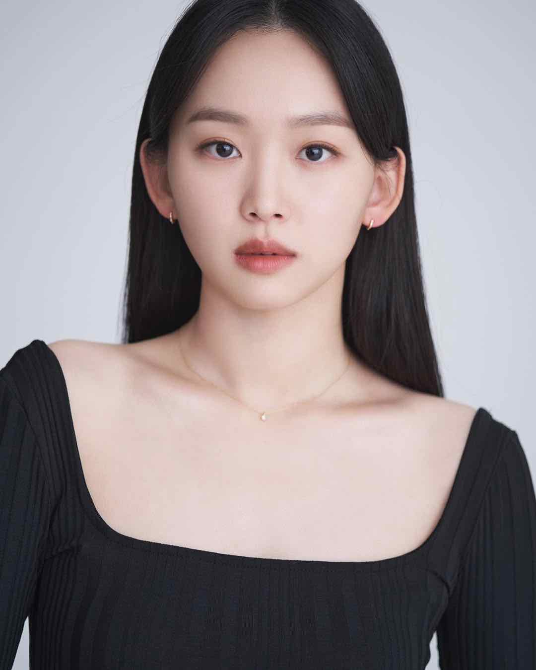 public/images/actor/profilePic/Jin Ki Joo-5654.jpeg